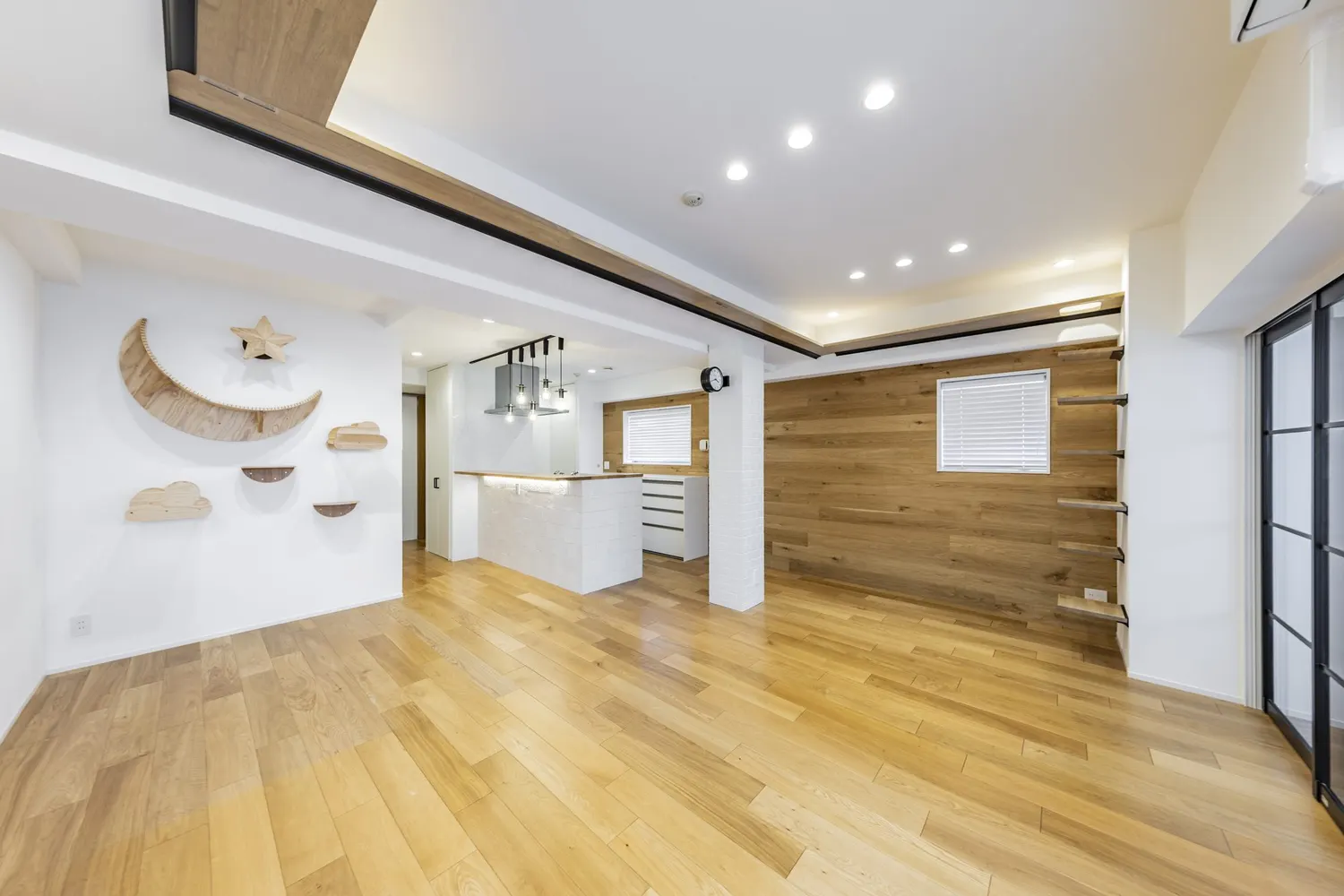 ガラス建具｜猫と暮らす、ひと続きのLDK（墨田区のマンション部分リノベーション事例）