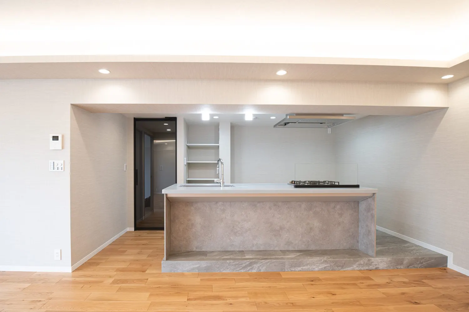 キッチン|アイランドキッチンを、部屋の中心に(板橋区のマンション部分リノベーション事例)
