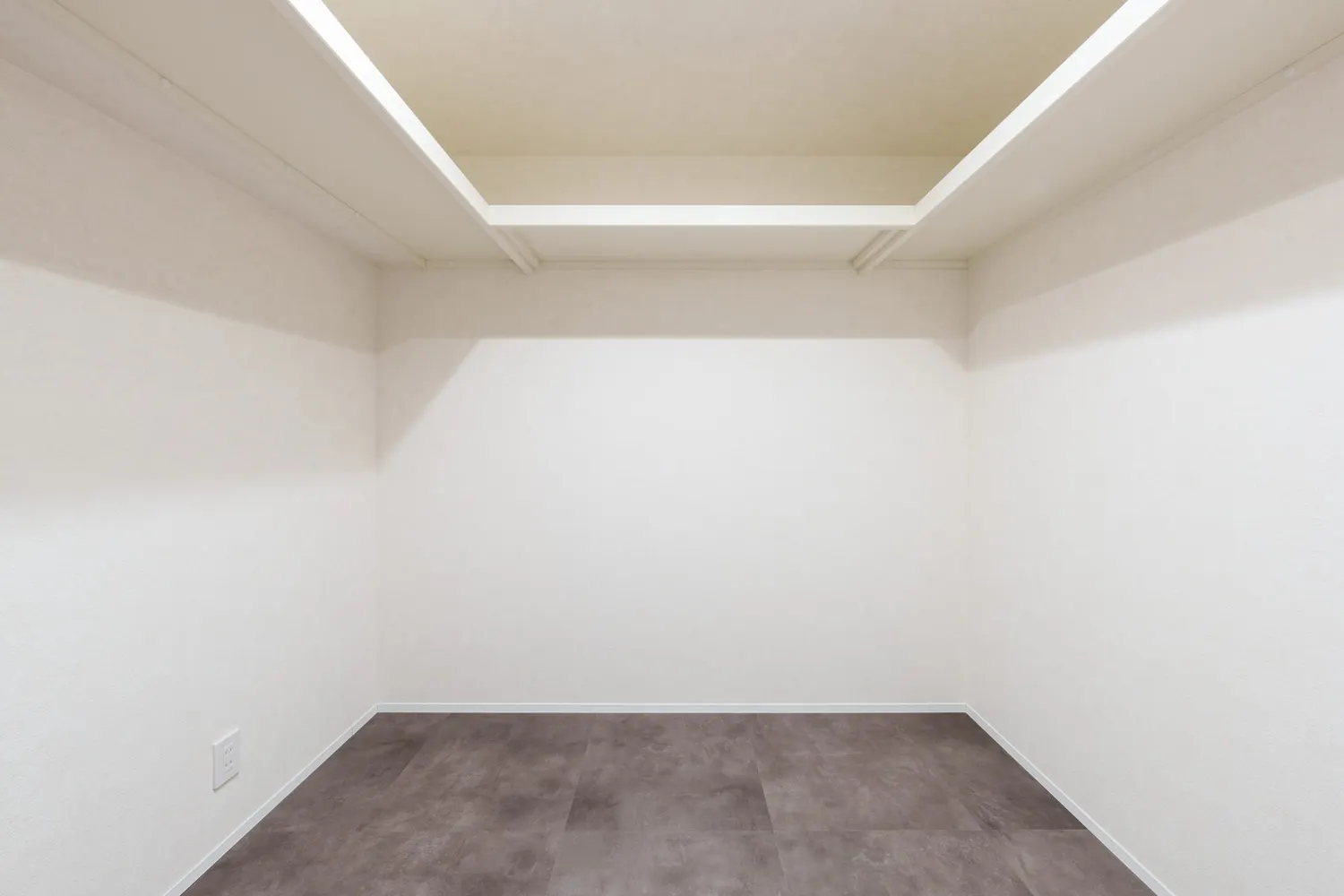 間接照明の部屋｜キッチンを替えて、床を張り替える（渋谷区のマンション部分リノベーション事例）